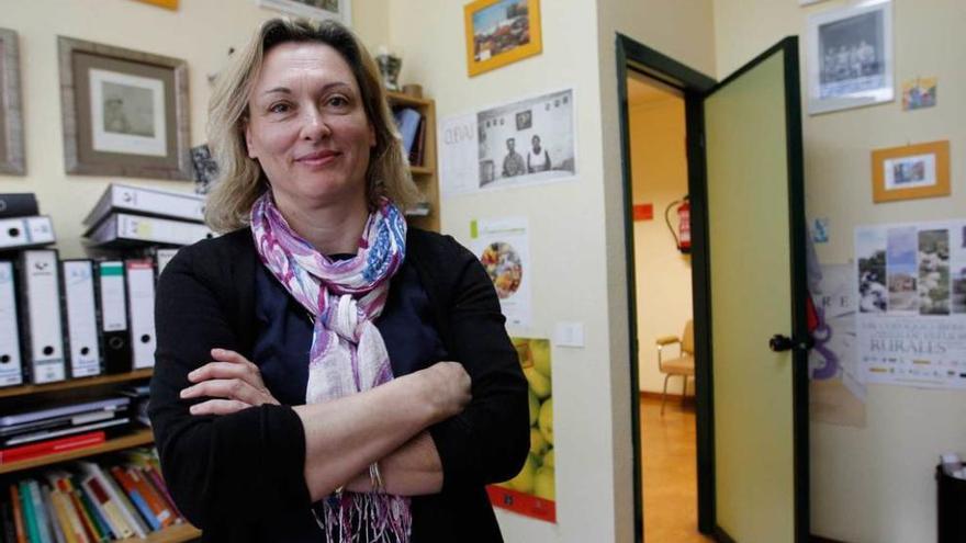 Cecilia Díaz, en su despacho de la Universidad de Oviedo.