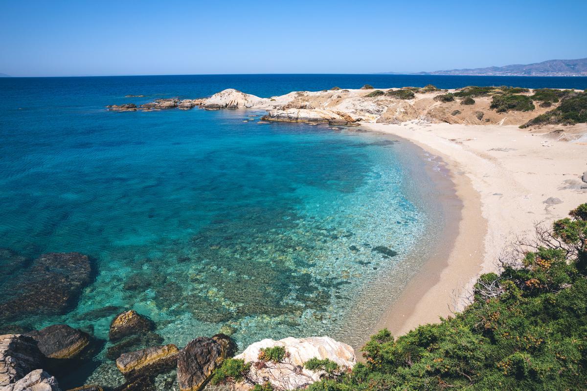Naxos tiene algunas de las playas más impresionantes de las Cícladas, con aguas cristalinas y arena fina