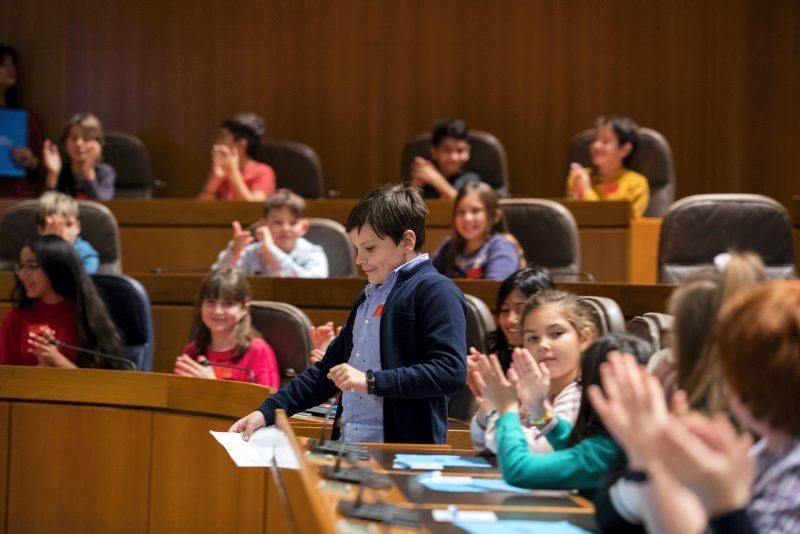 Pleno infantil en las Cortes