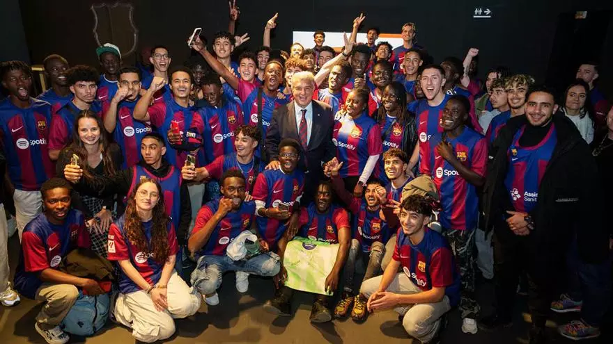 Joan Laporta abre la cuarta edición del proyecto Joves Futur + de la Fundación Barça