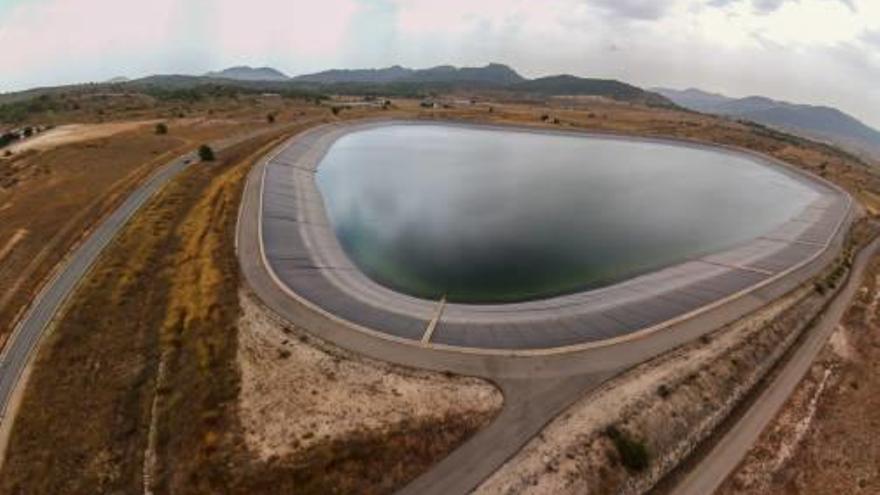 Imagen aérea del embalse de El Toscar de Monóvar.