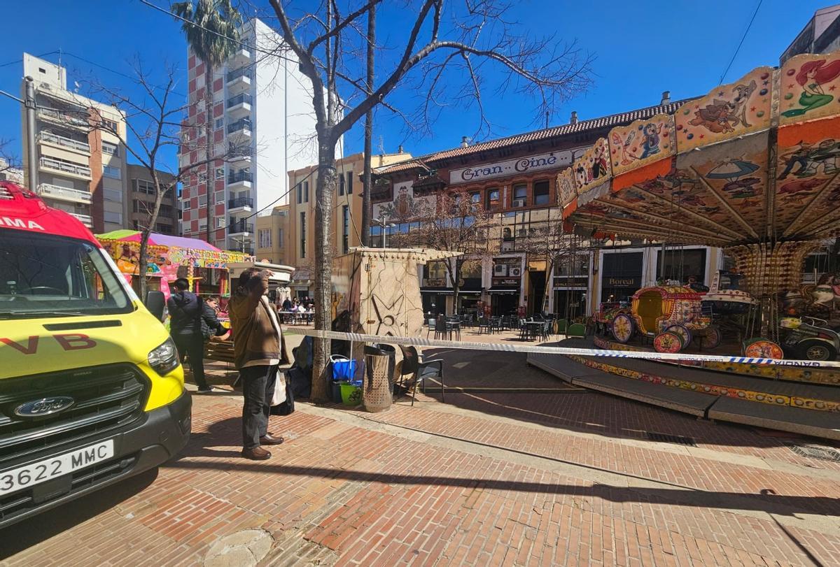 La plaza dels Colomets se encuentra actualmente acordonada.