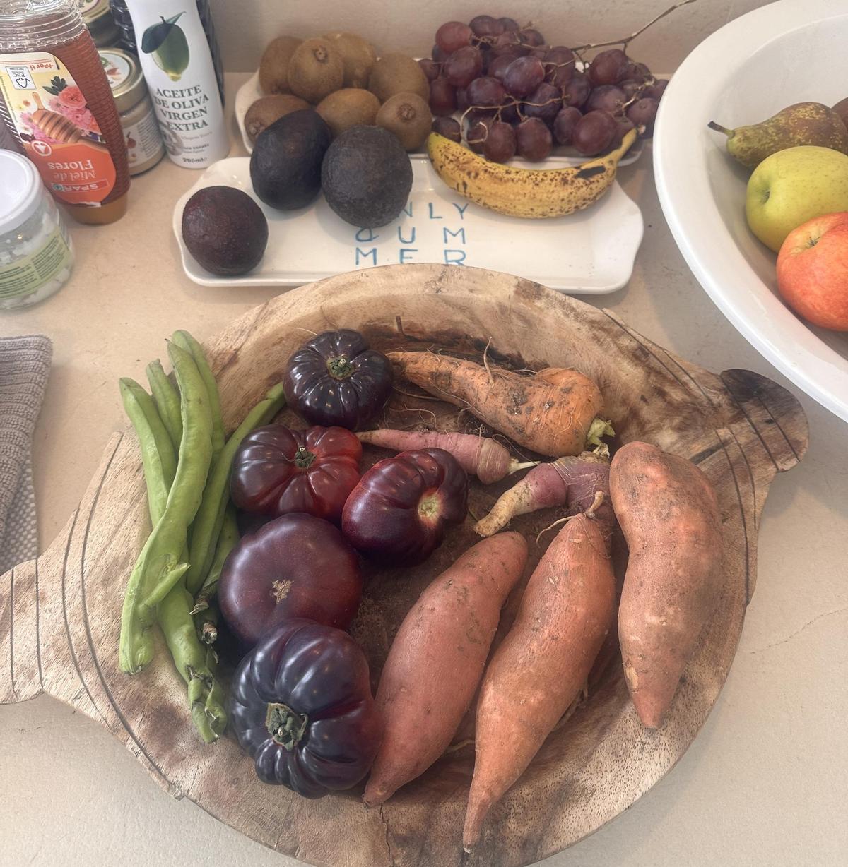 Aus dem Gemüsegarten frisch auf den Tisch - selbstgeerntetes Gemüse