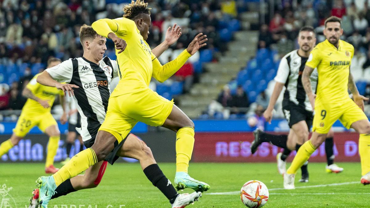 Samu Chukwueze ha anotado el quinto gol del Villarreal ante el Victoria en el minuto 50.