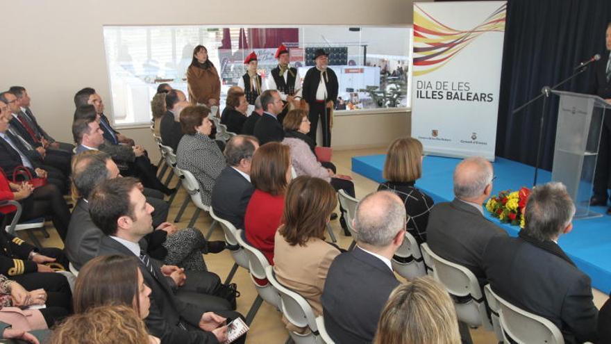 Vicent Serra, durante su discurso institucional