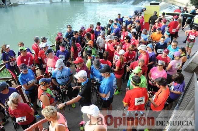 Marcha Nórdica en la mota del río Segura