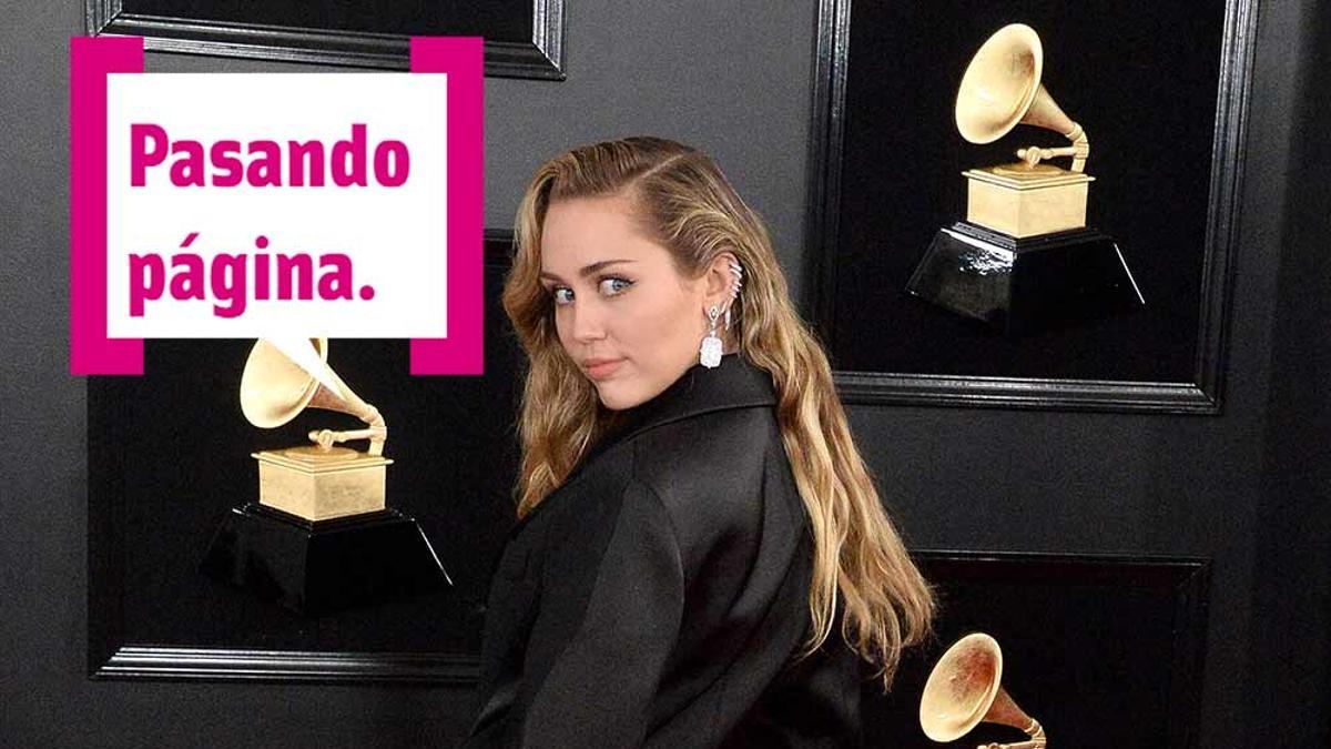 Miley Cyrus posando en los premios Grammy