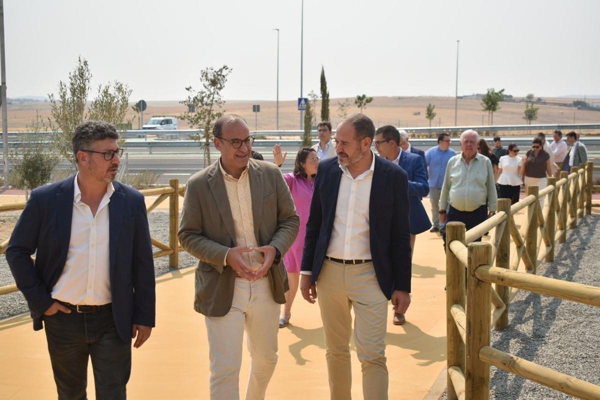 Fotogalería | Las imágenes del acto inaugural del tramo II de la Ronda Sureste de Cáceres Fotogalería | Las imágenes del acto inaugural del tramo II de la Ronda Sureste de Cáceres