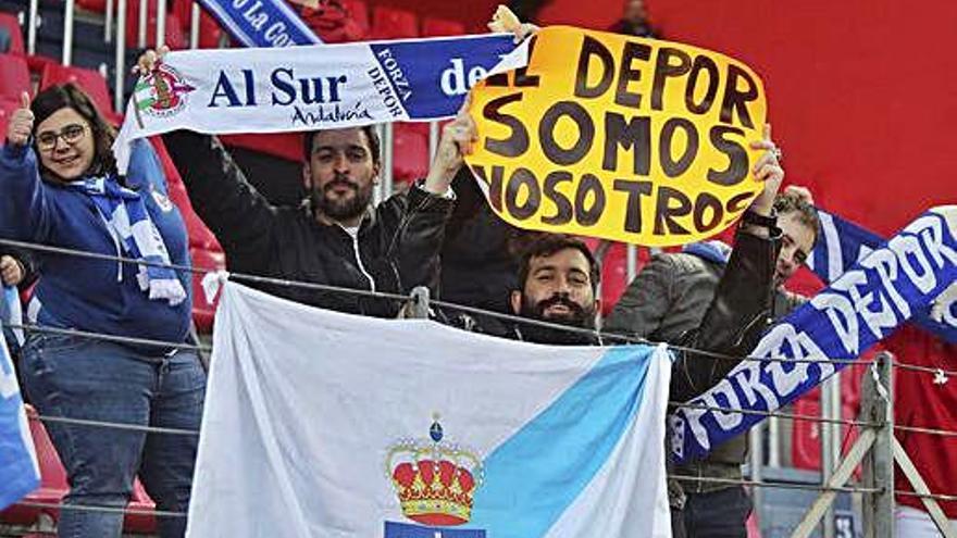 Unos 200 aficionados del Dépor en Soria