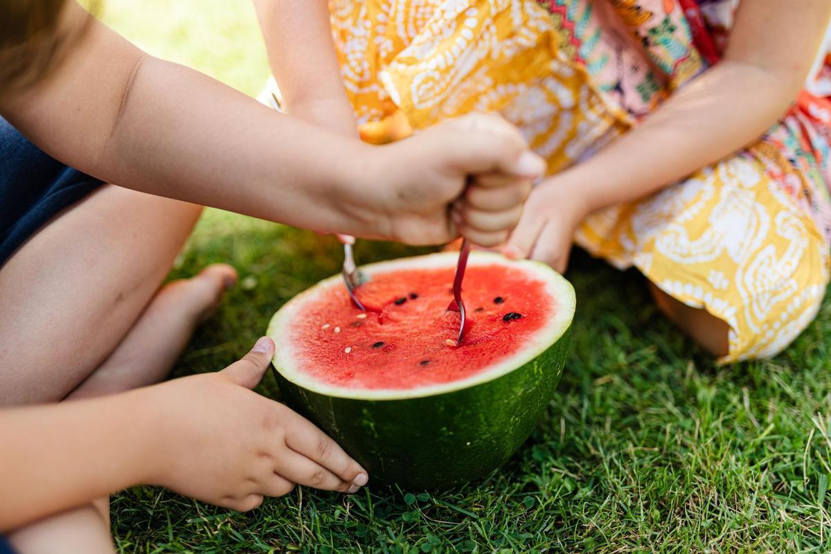 La sandía es perfecta tanto para niños como para mayores.