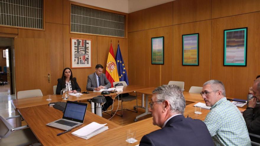 El secretario de Estado de Medio Ambiente y la consejera de Agricultura en Madrid. | MITECO