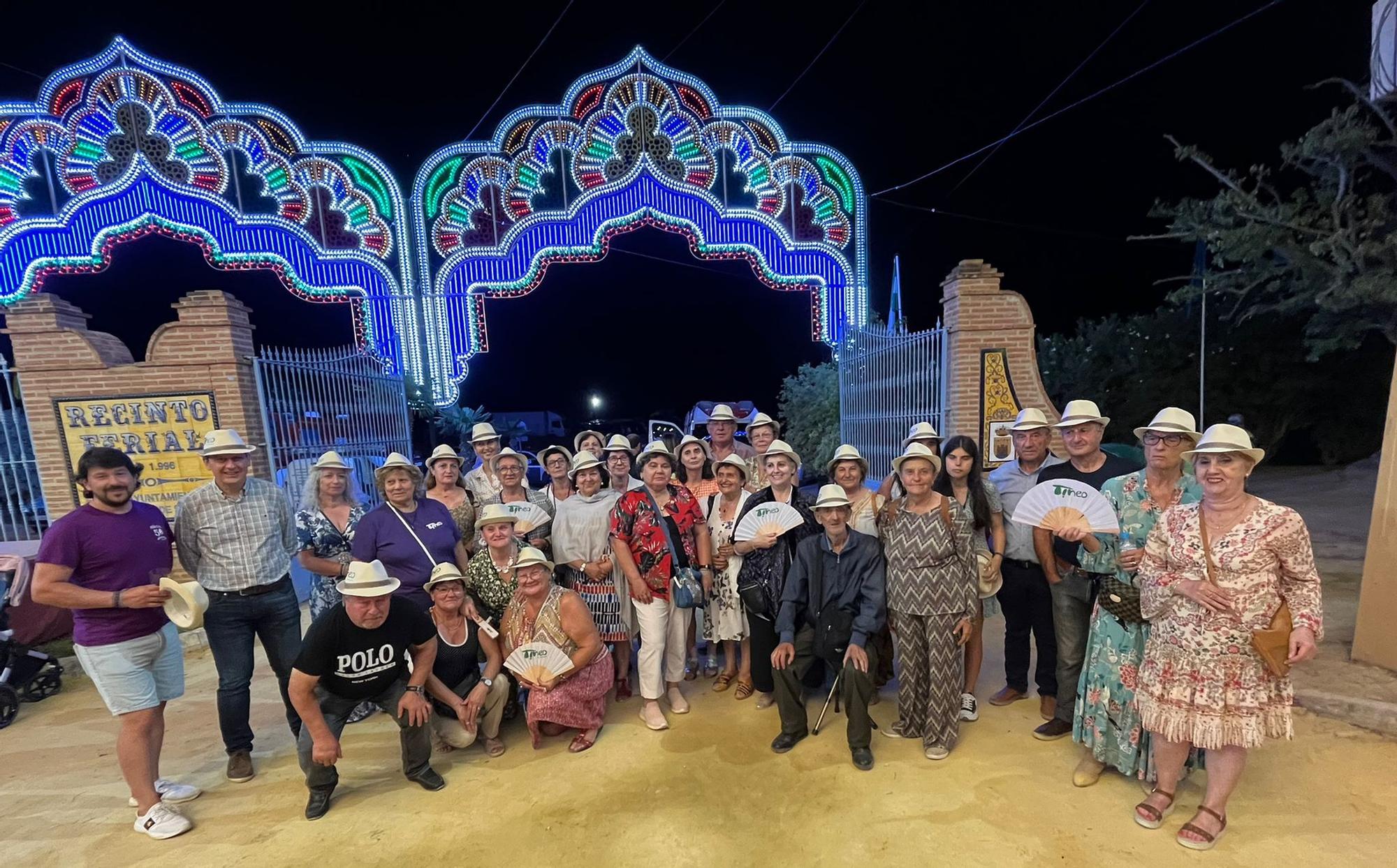 Así fue la visita de los vecinos de Tineo a la localidad hermana de Las Cabezas de San Juan (Sevilla)