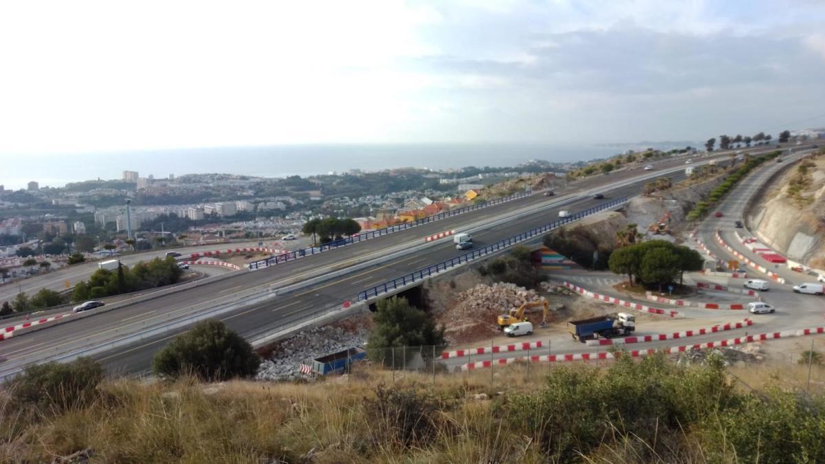 Vista de la zona de obras para ampliar los accesos al Arroyo de la Miel.