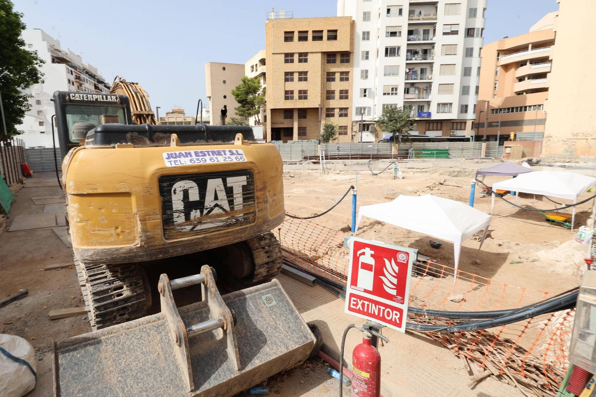 Solar perimetrado de la avenida de Isidor Macabich para estas futuras 60 viviendas protegidas.