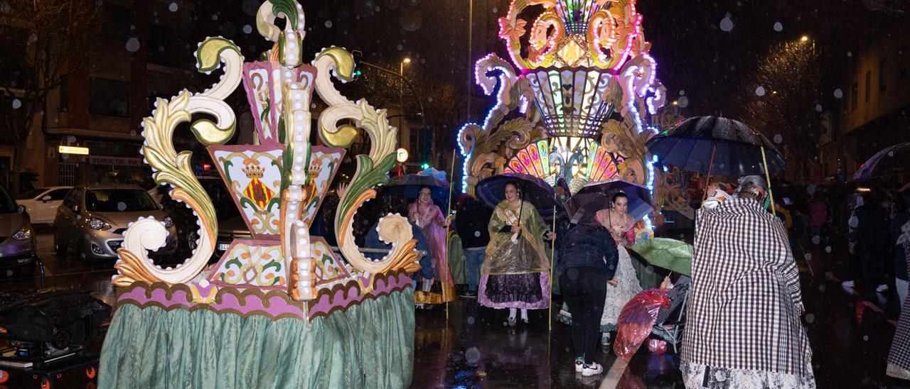 Imagen de dos gaiatas en el desfile de las pasadas fiestas de la Magdalena que se celebraron en el mes de marzo.