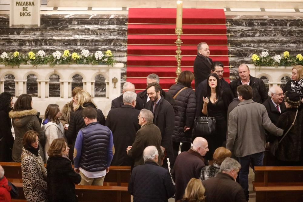 Multitudinaria despedida a Julio Puente