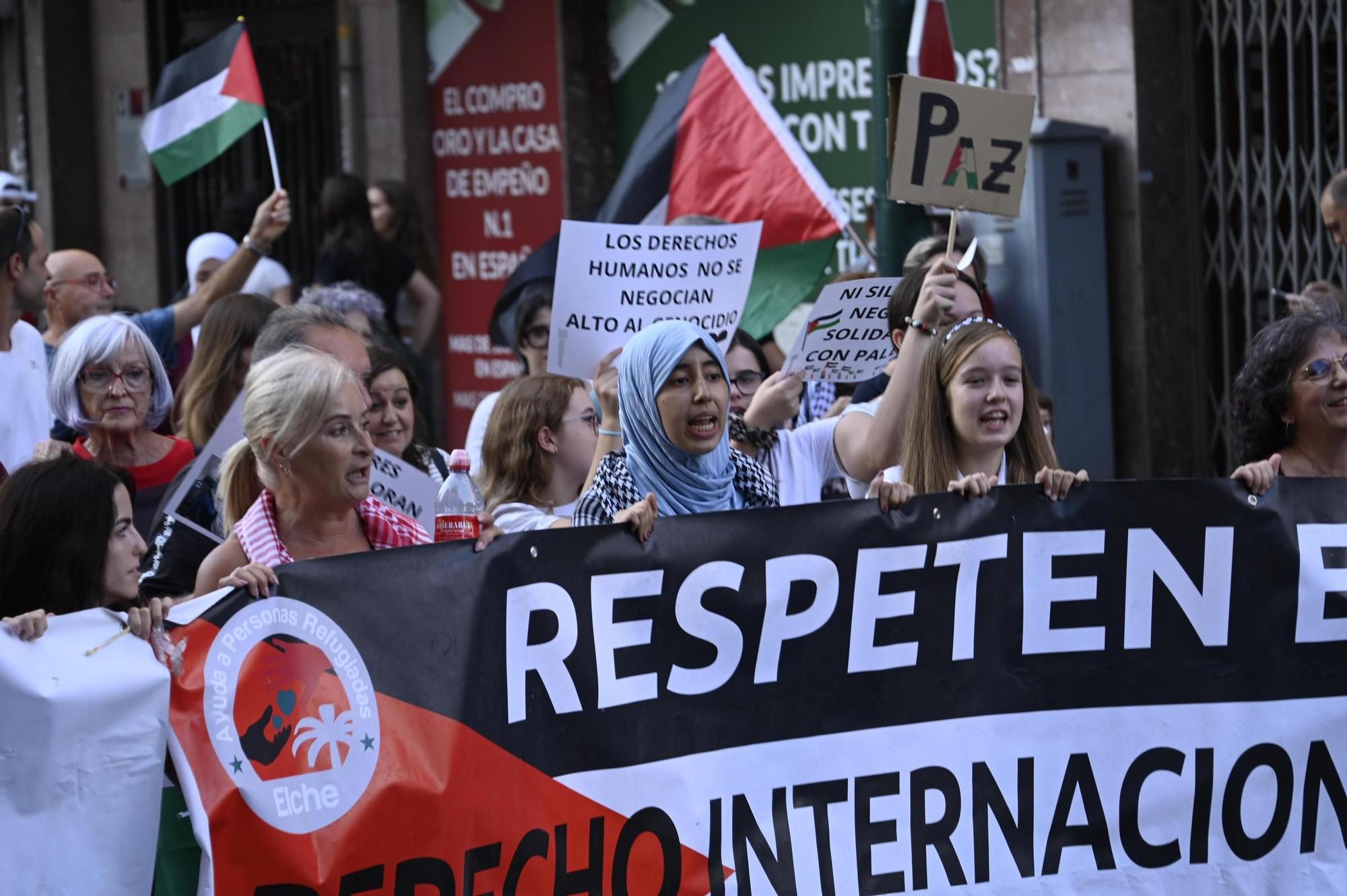 Así ha sido la multitudinaria manifestación para exigir la libertad de Palestina en Elche