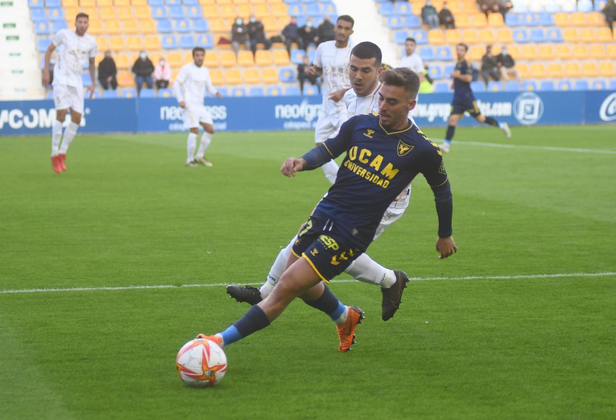 El UCAM Murcia recupera la sonrisa a costa del Algeciras (2-0) El UCAM Murcia recupera la sonrisa a costa del Algeciras (2-0)