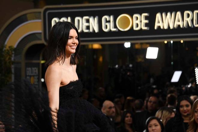 Kendall Jenner se pone todo el volumen en los Globos de Oro