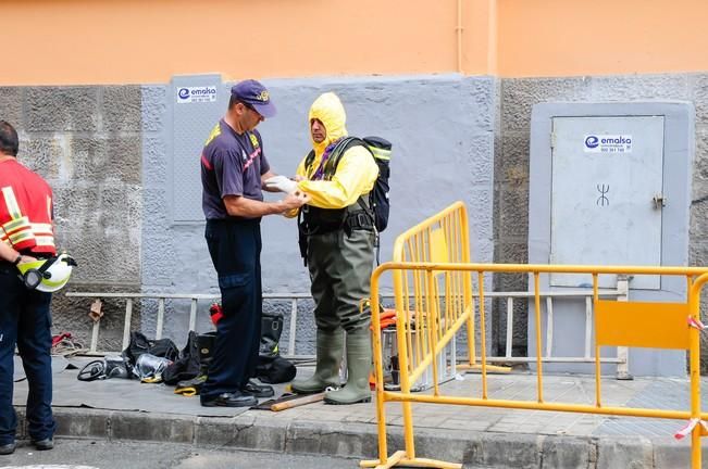 Efectivos de los Bomberos de Las Palmas de Gran ...