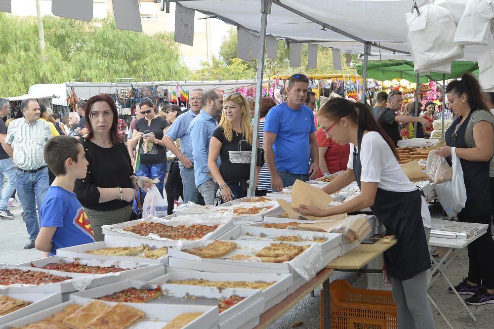 La romería de San Crispín recorre hoy las calles de El Toscar hasta su ermita.