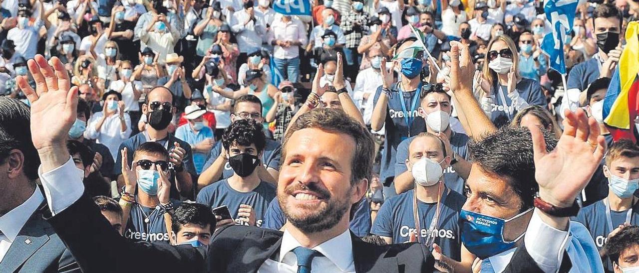 Casado y Mazón, en el cierre de la convención nacional del PP.