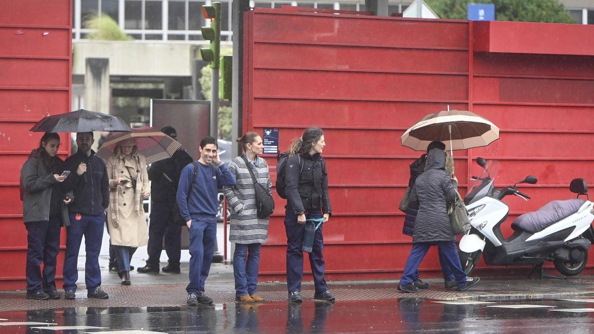 Trabajadores esta semana en la vuelta al trabajo del Sistema 1 en Stellantis Vigo