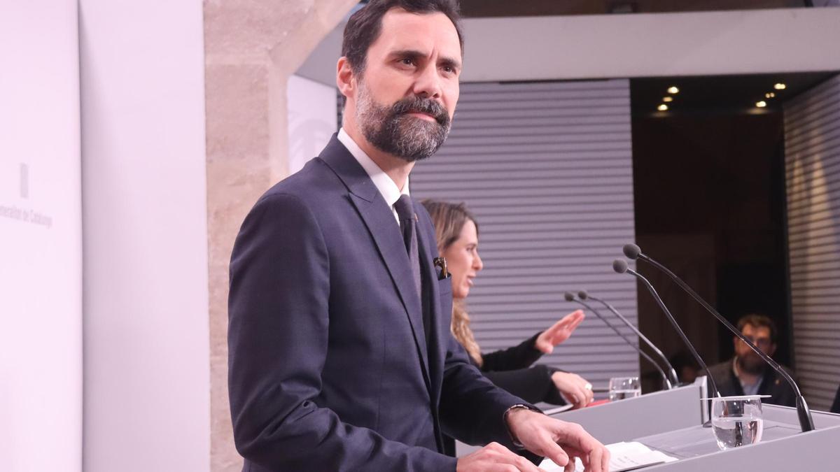 El conseller d'Empresa i Treball, Roger Torrent, compareix en roda de premsa després del Consell Executiu