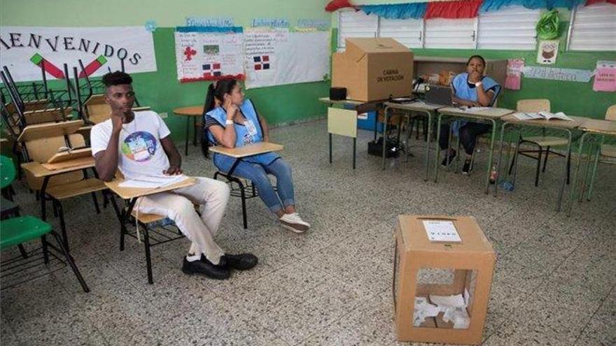 Las elecciones en República Dominicana son suspendidas por un fallo técnico
