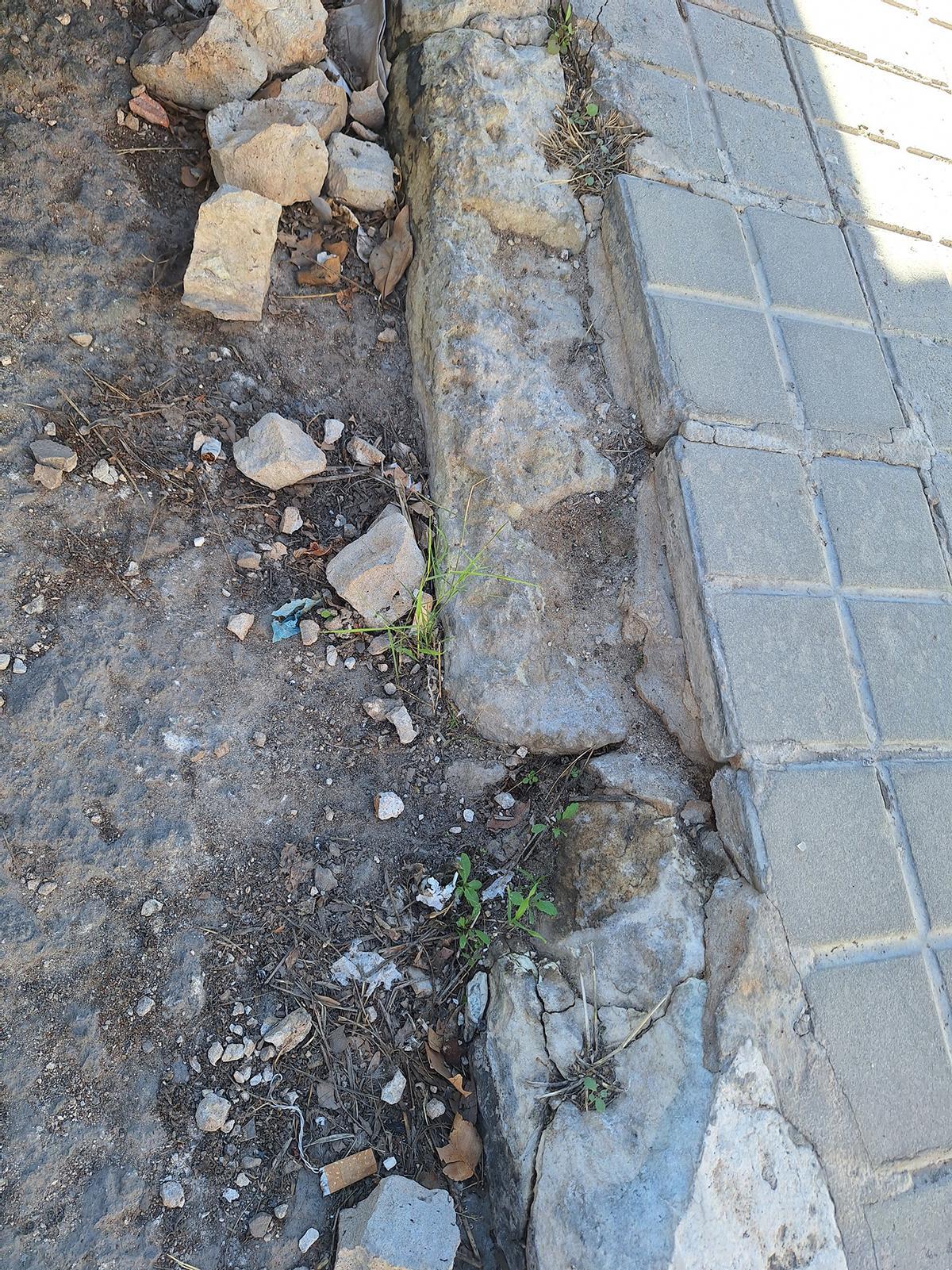 Estado de las aceras en La Constancia.