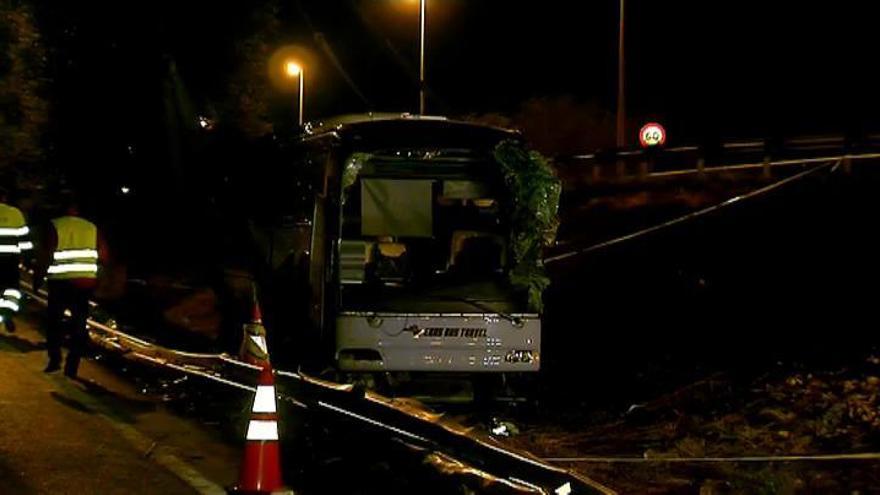 Retiran el autocar siniestrado en Barcelona