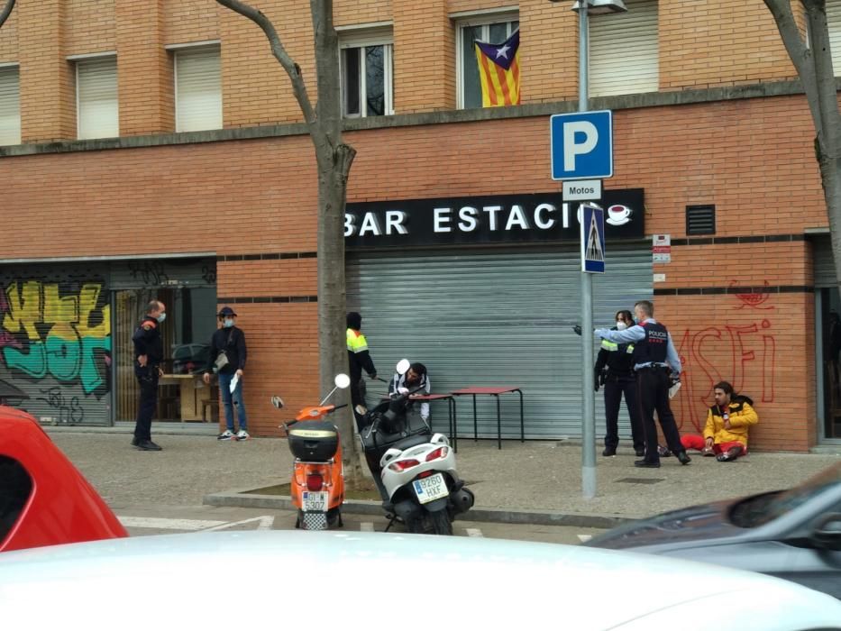 Desplegament de mossos al parc Central de Girona.