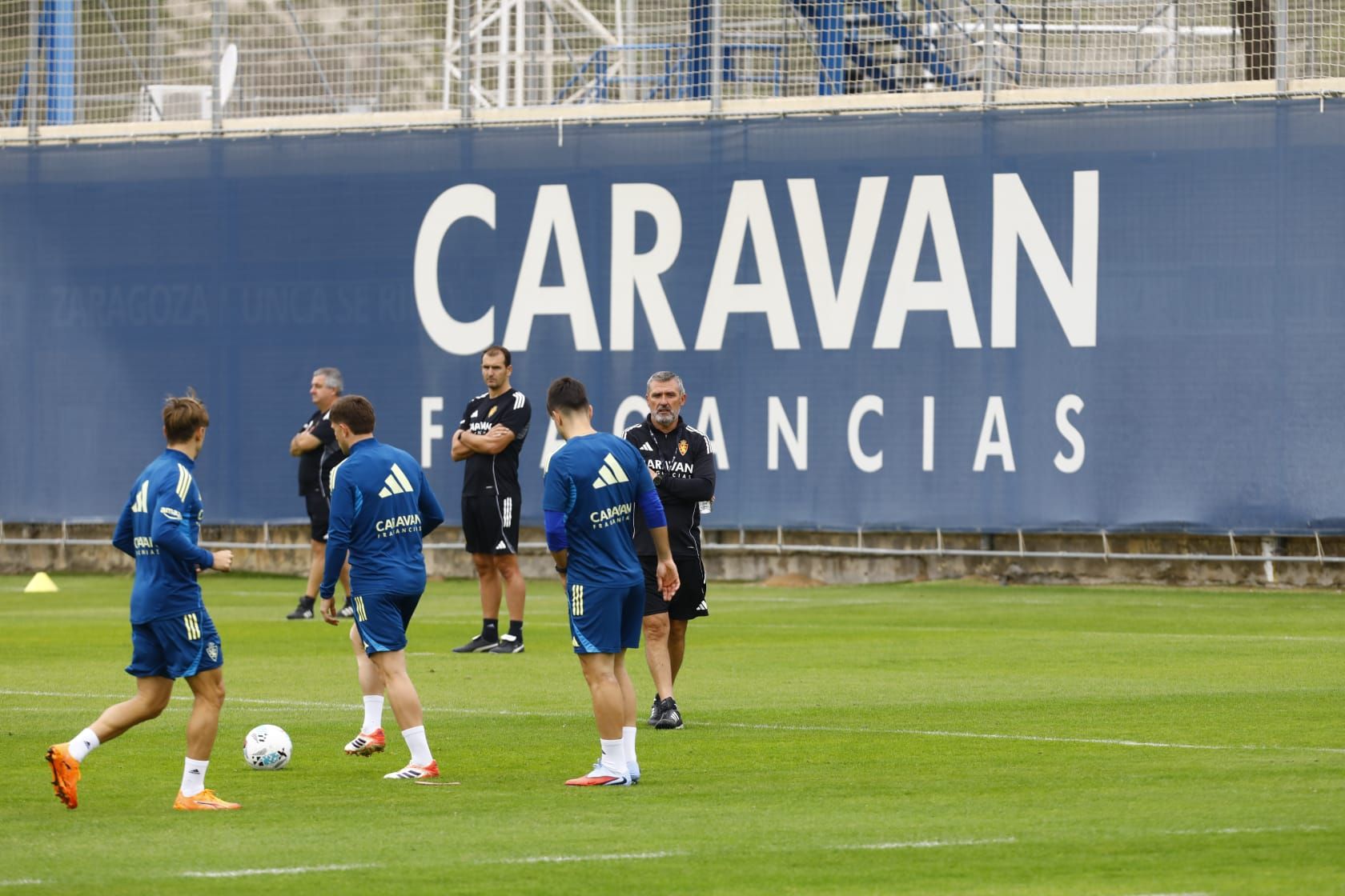 En imágenes | Primer entrenamiento de Emilio Larraz con el primer equipo del Real Zaragoza