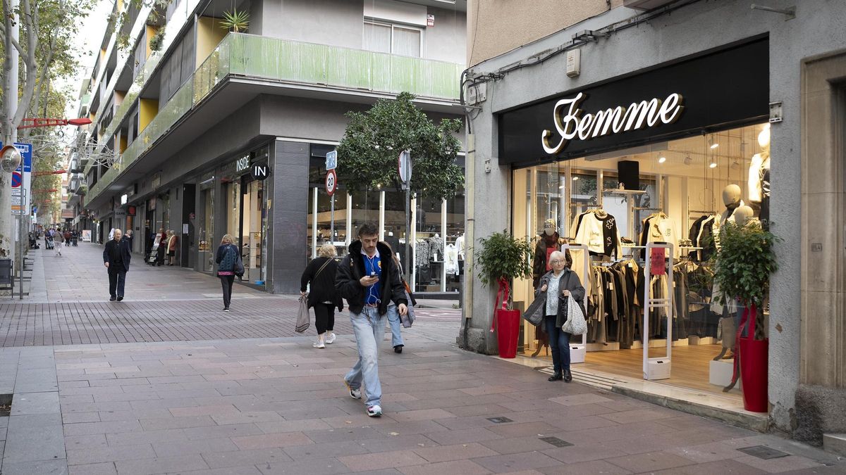 Ambiente comercial en el paseo de Fabra i Puig, en el Eix Fabra Virrei.