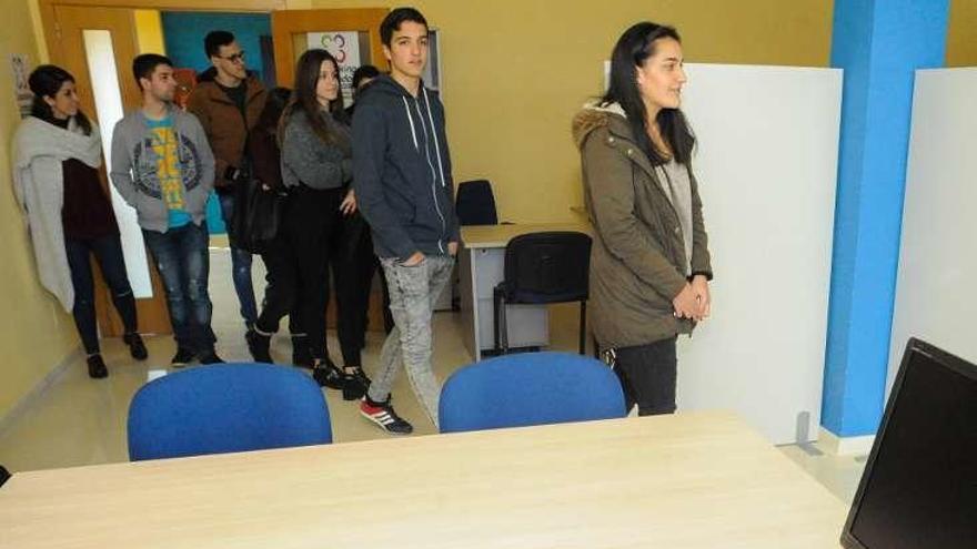 Un grupo de alumnos participantes en la visita. // Iñaki Abella