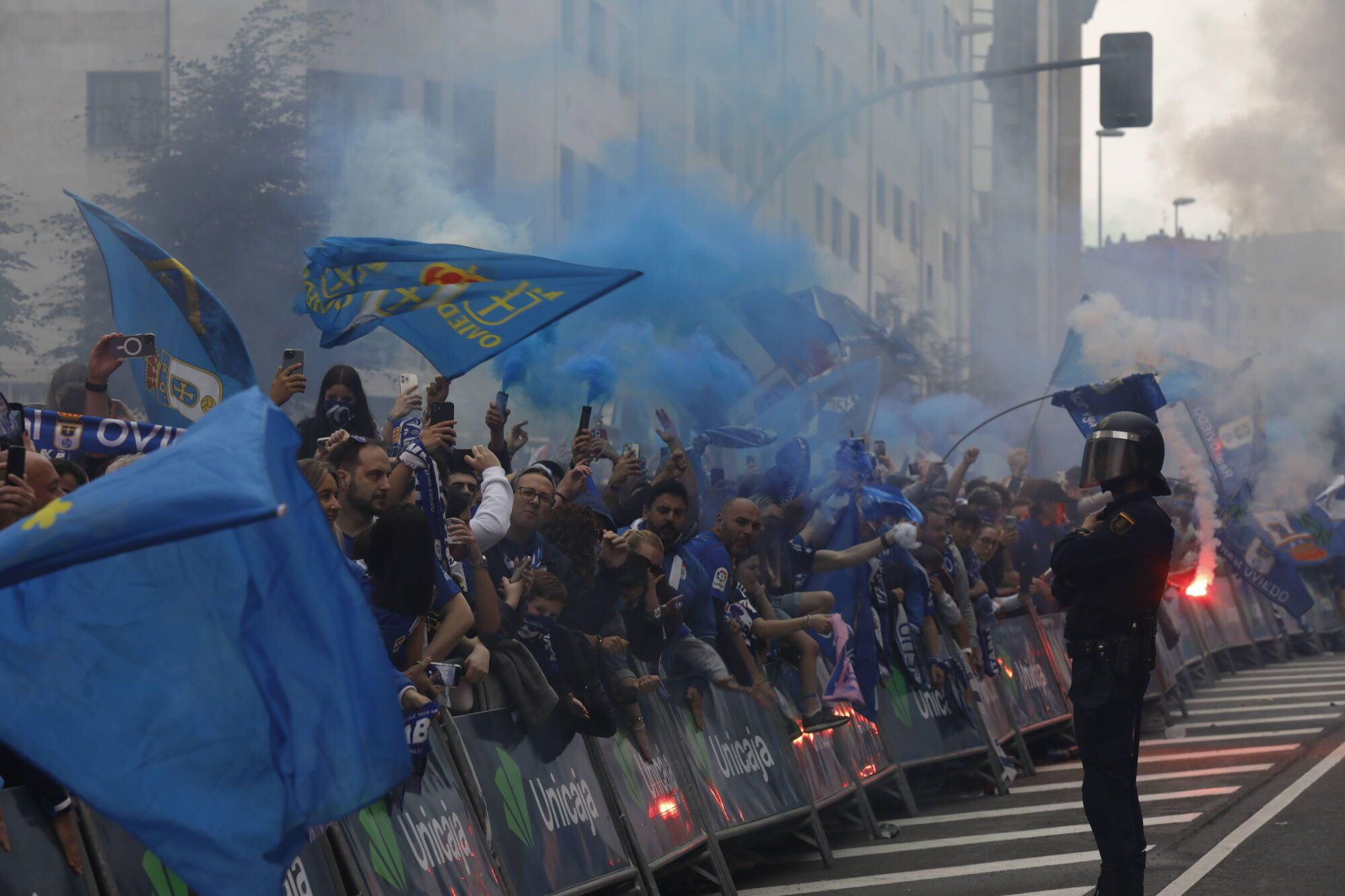 Así fue el recibimiento de la afición al Real Oviedo y toda la previa del último partido de la temporada