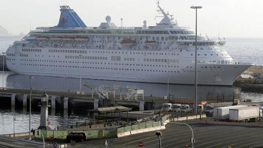 El &#039;Majesty&#039; reanuda sus cruceros por las Islas tras la tragedia de La Palma