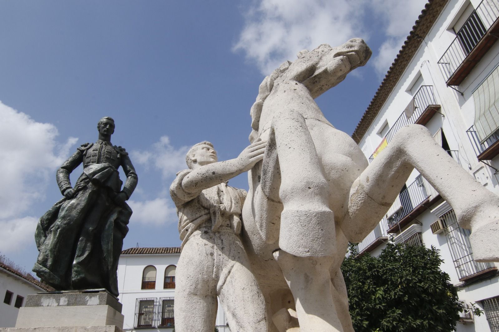 Paseo gráfico por las estatuas de Córdoba