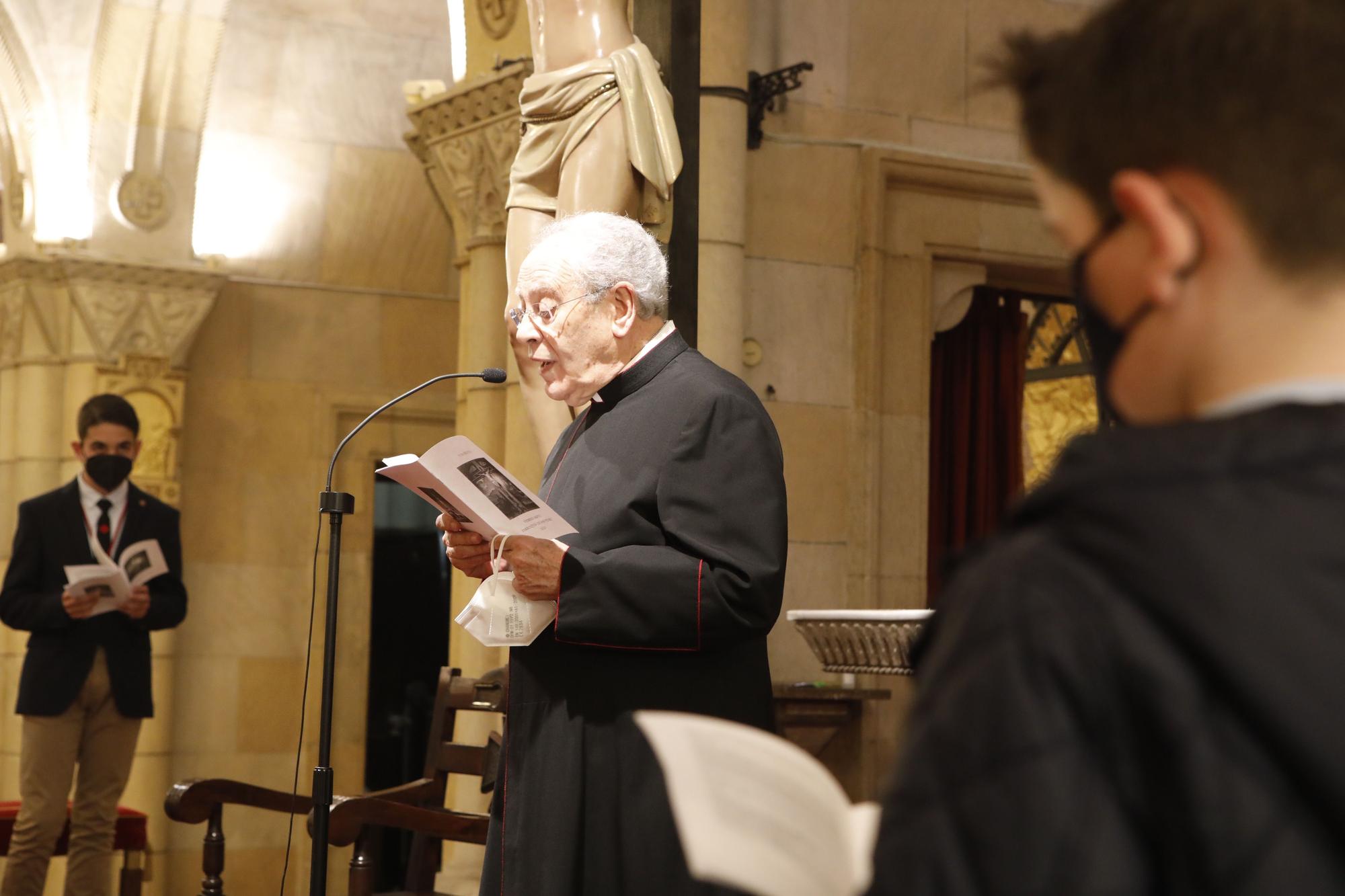 Celebración Del Vía Crucis En La Iglesia De San Pedro En Viernes Santo La Nueva España 