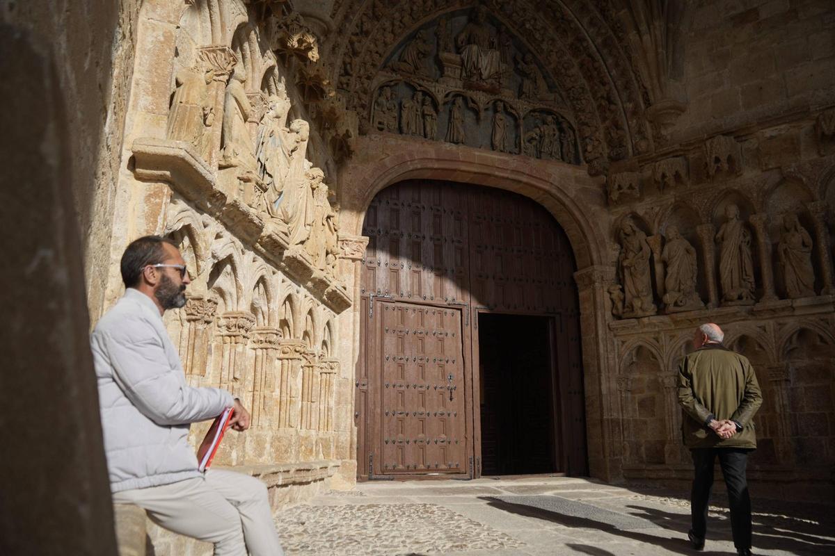 Atrio de la iglesia de La Hiniesta en la que se han llevado a cabo diversas mejoras