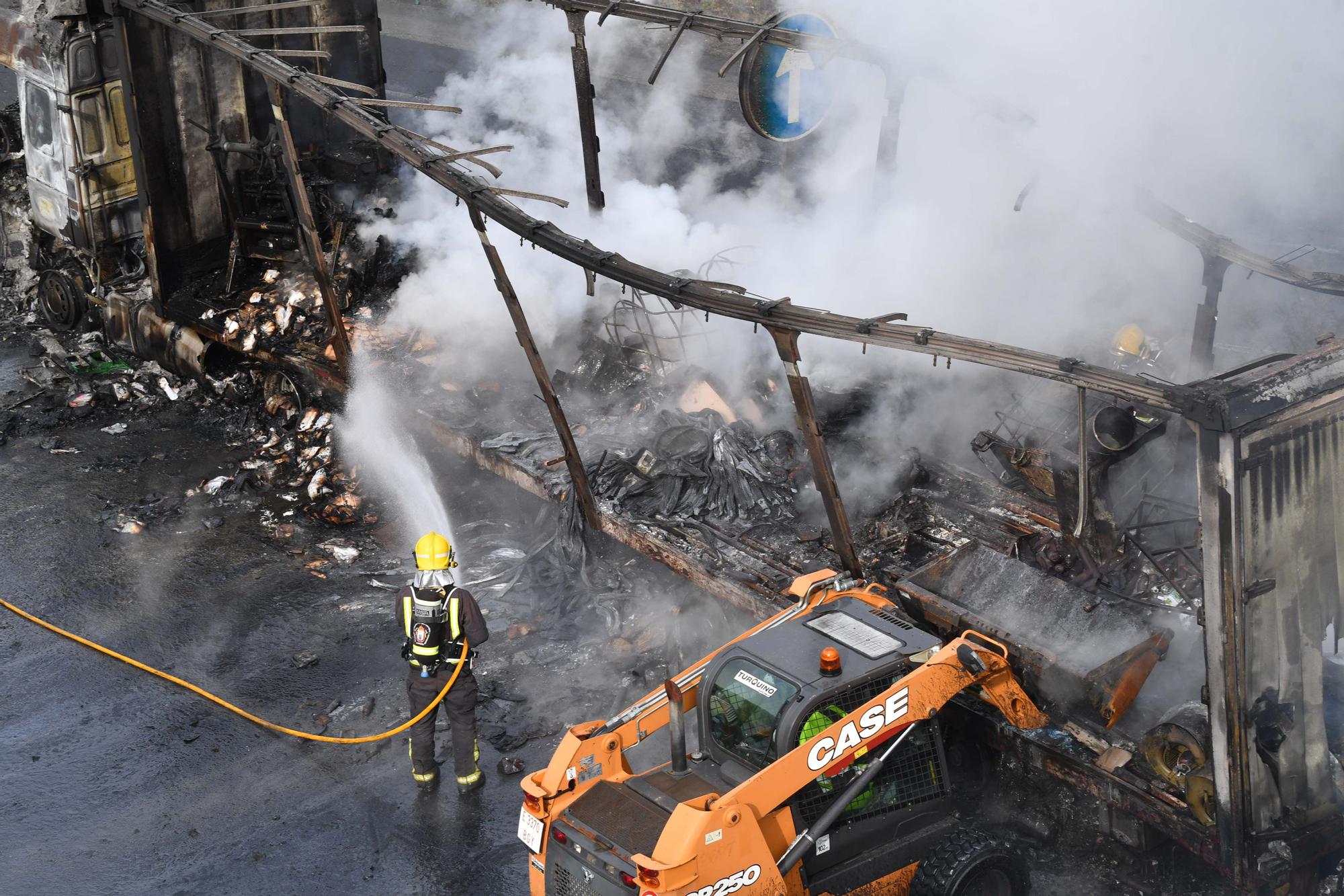 Un camión se incendia en la A-6 a la altura de Requián, en Betanzos