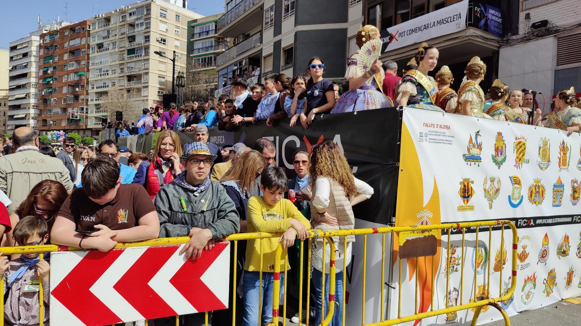 La 'mascletà' del 14 de marzo de Alzira en imágenes