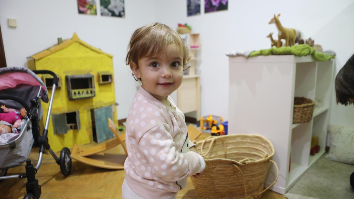 La pequeña Lucía en Okapi casa nido