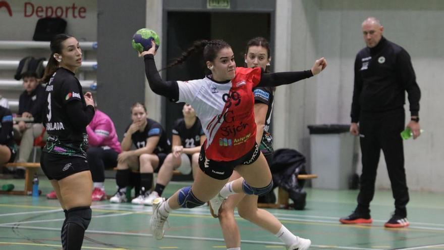 El Balonmano Gijón, imparable, suma su octavo triunfo consecutivo