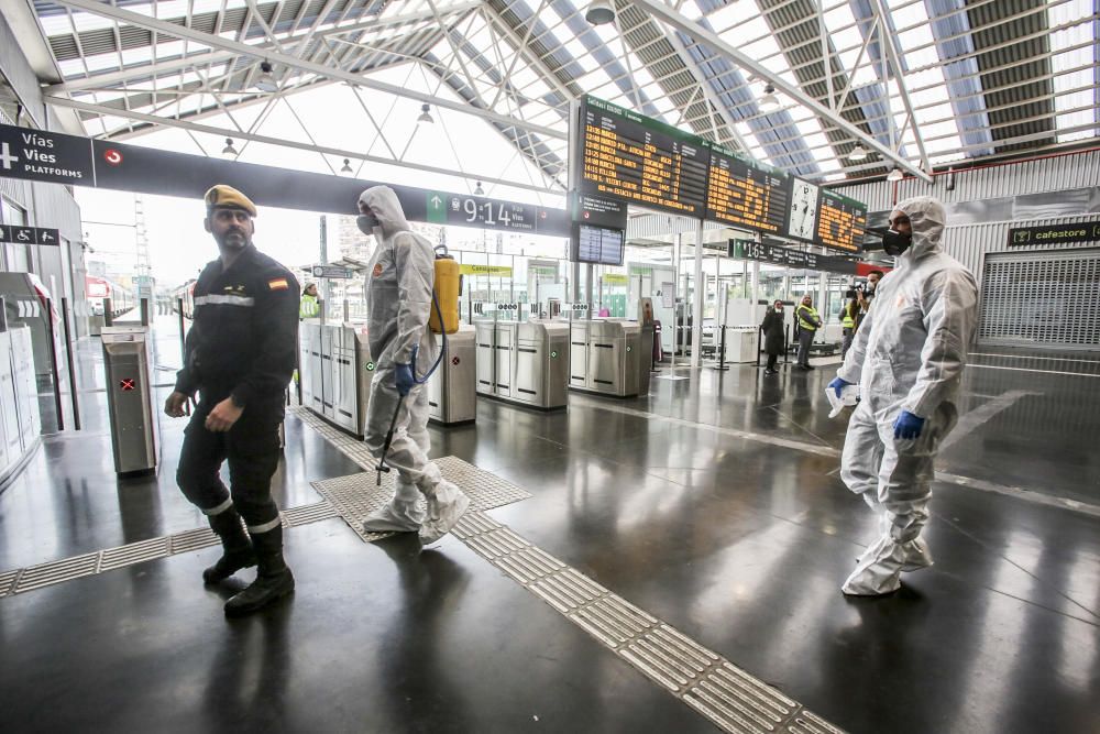 Trabajos de la UME en la Estacion de Renfe, Luceros y Hospital General de Alicante