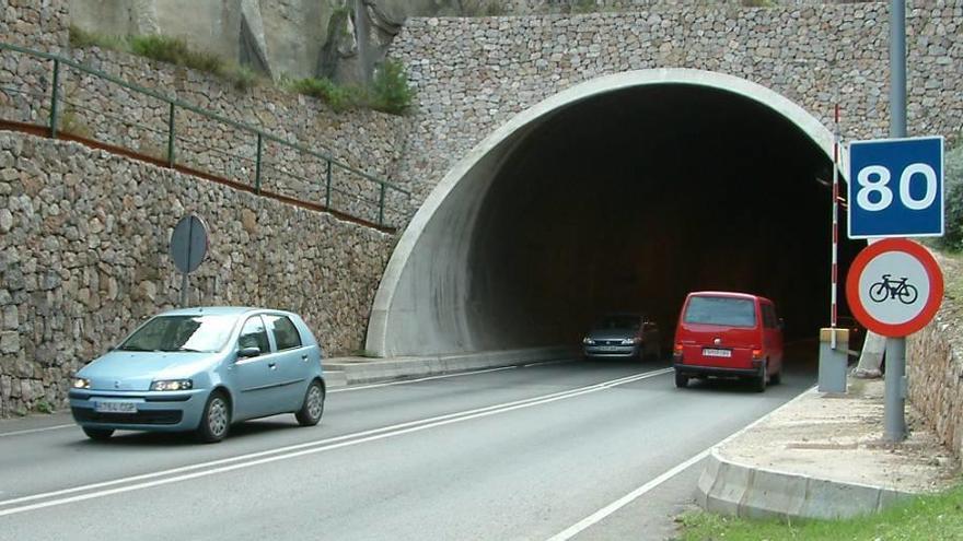 Salida del túnel de Sóller hacia el valle.