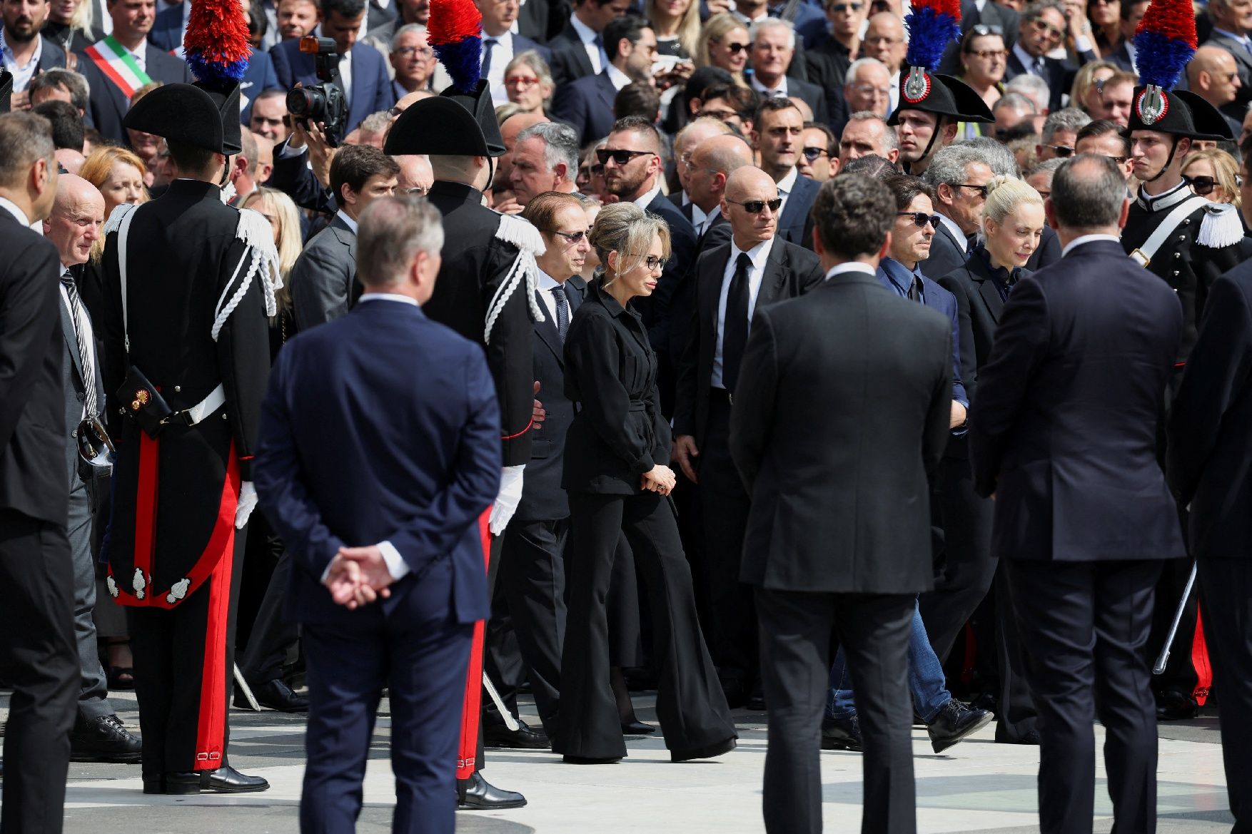 Itàlia homenatja Berlusconi amb un simbòlic funeral d'Estat que congrega a milers de persones