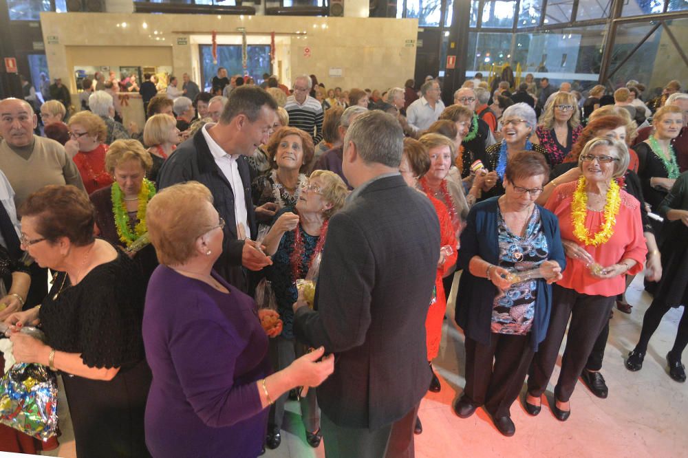 Nochevieja 2017 adelantada para los mayores en Elche