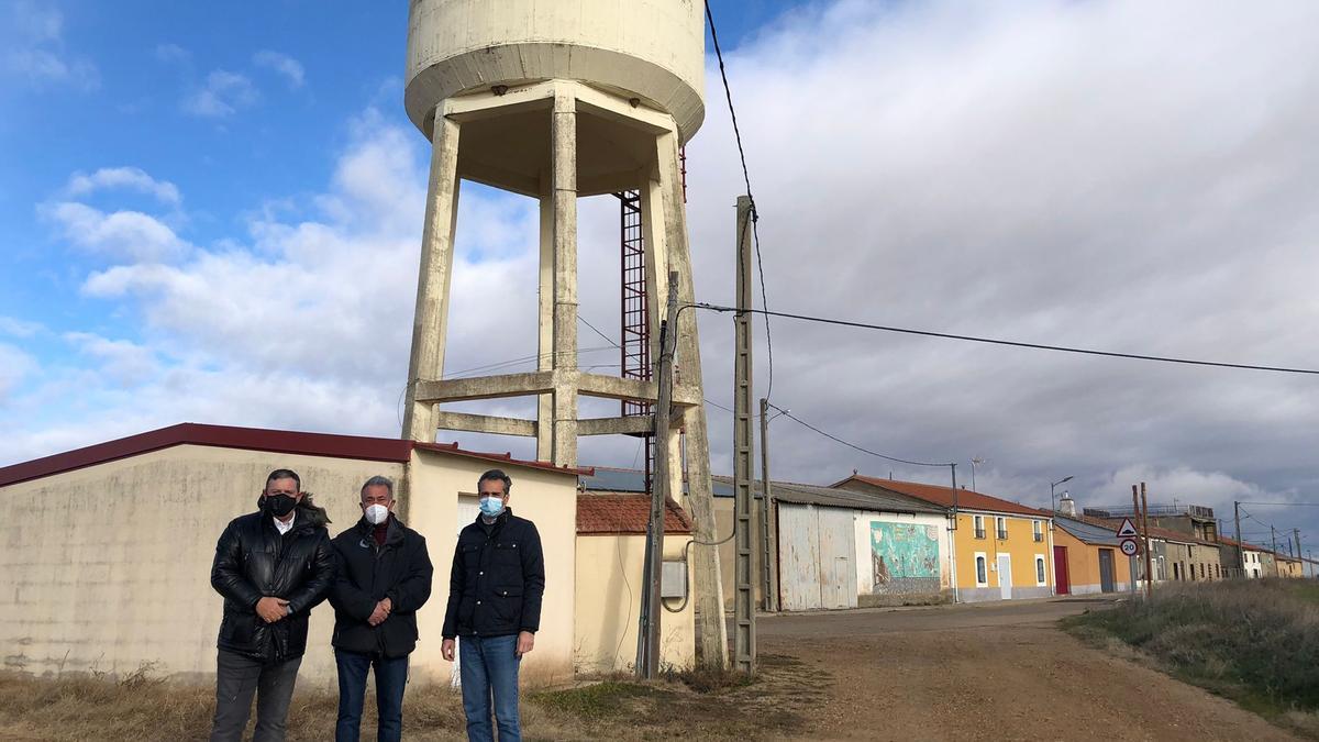 Javier Faúndez Domínguez visita el municipio con motivo de las obras.