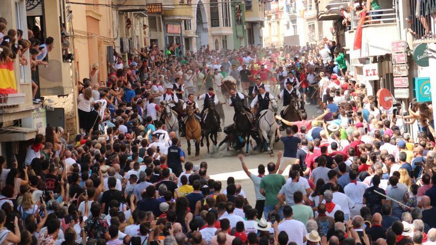 La sexta Entrada de Segorbe vuelve a dejar una amazona por los suelos tras caer de su caballo